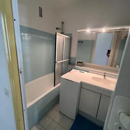 Apartamento Apparemment Vue Avec Parking Fréjus