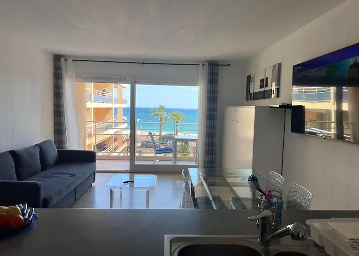 Apparemment Vue Avec Parking * Fréjus