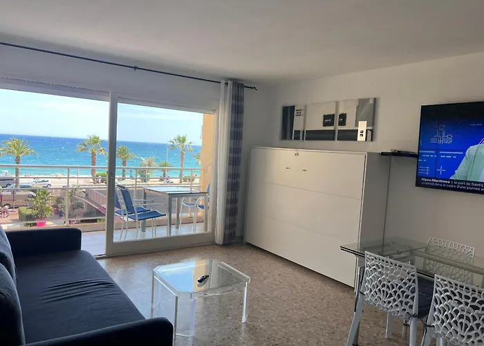 Apparemment Vue Avec Parking * Fréjus