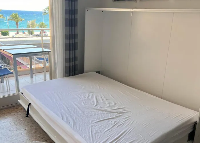 Apparemment Vue Avec Parking *